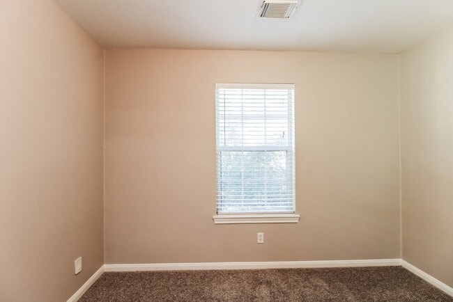 Building Photo - 4935 N Cancun Dr