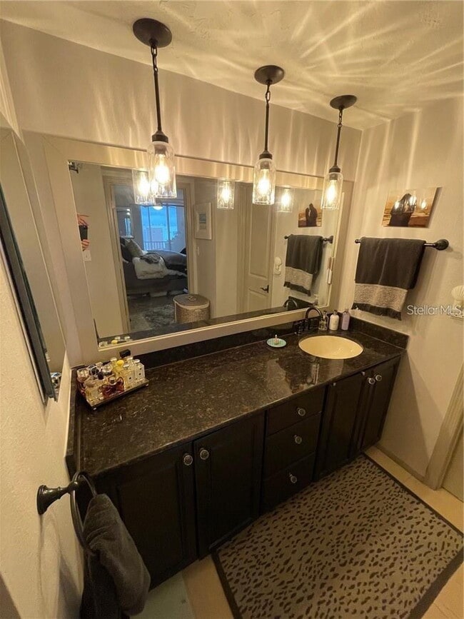 Building Photo - TURNKEY FURNISHED WATERFRONT RENTAL – Live the Island Life on Siesta Key