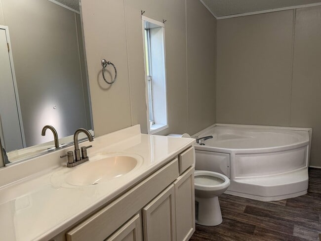 Building Photo - 5448 FL-4