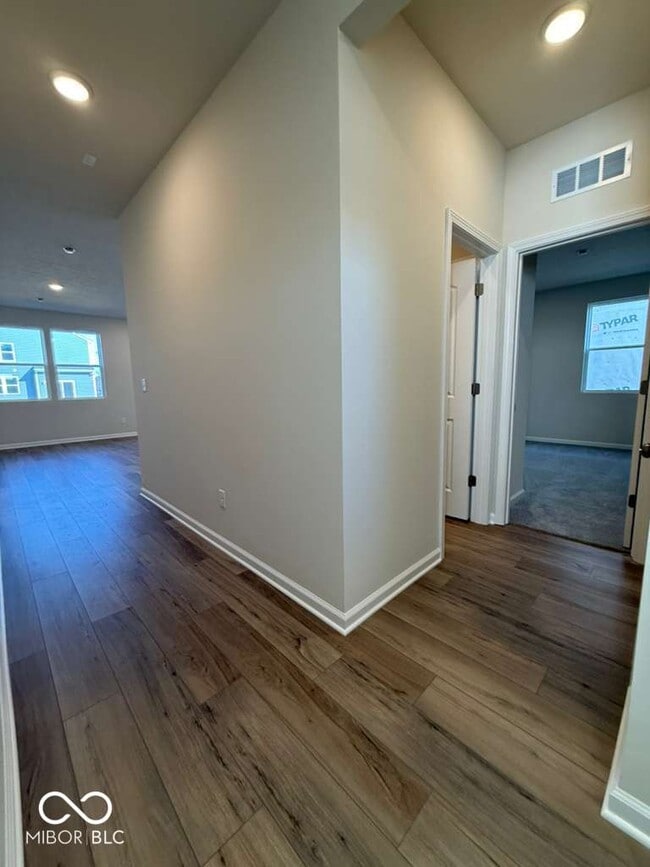 Building Photo - 3815 Sterling Dr