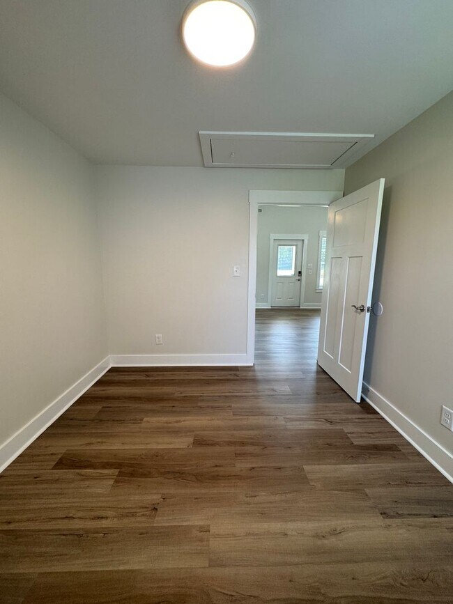 Building Photo - 503 Pecan Tree Ln