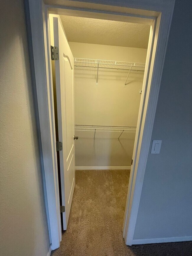 Building Photo - 2 Bedroom, 2.5 Bathroom Townhome in Grande Champions