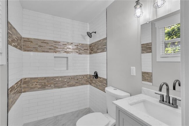 Building Photo - 859 Belgarde Pl SE