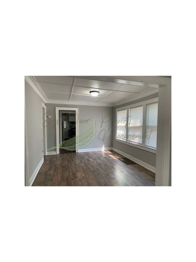 Building Photo - 1 FREE MONTH OF RENT!!!