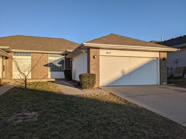 Building Photo - 1814 Cedarcrest Ave