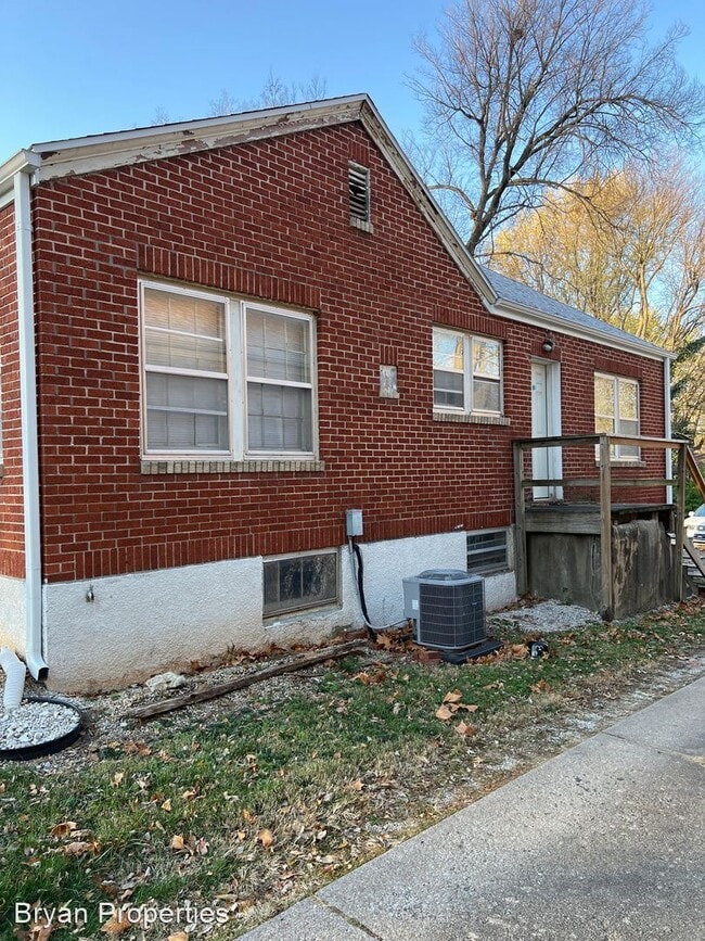 2 br, 2 bath House 1159 S. National 1159 S National Ave Springfield