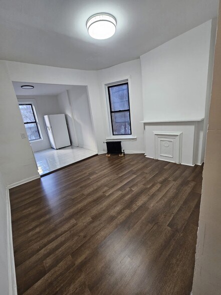 Building Photo - 464 42nd St