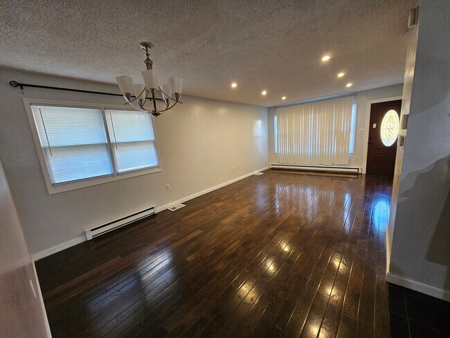 Building Photo - 705 Pennsylvania Ave