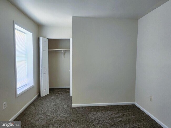 Building Photo - 6107 Willow Way