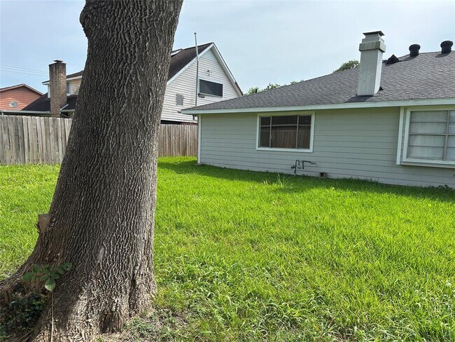 Building Photo - 15770 Chimney Rock Rd