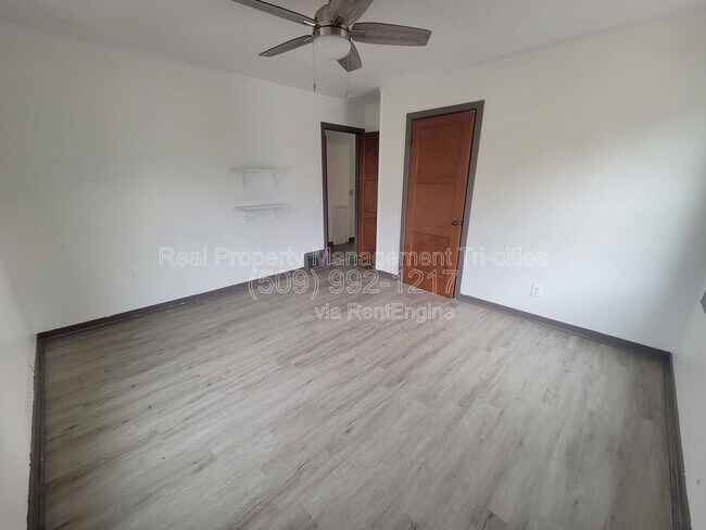 Building Photo - 1318 Perkins Ave