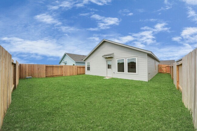 Building Photo - 317 Brandi Dr