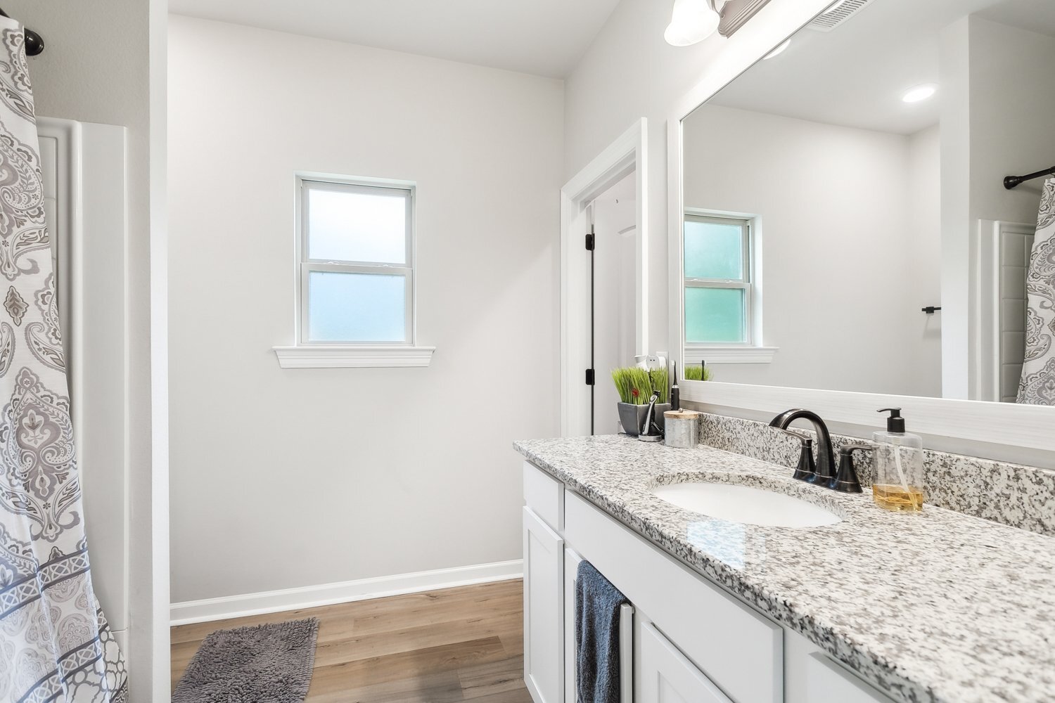 Building Photo - 60341 Sunset Oak Blvd