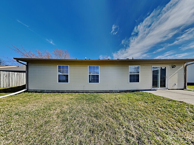 Building Photo - 2613 Cooper Pointe Cir