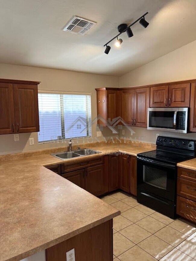 Building Photo - 11429 W Austin Thomas Dr