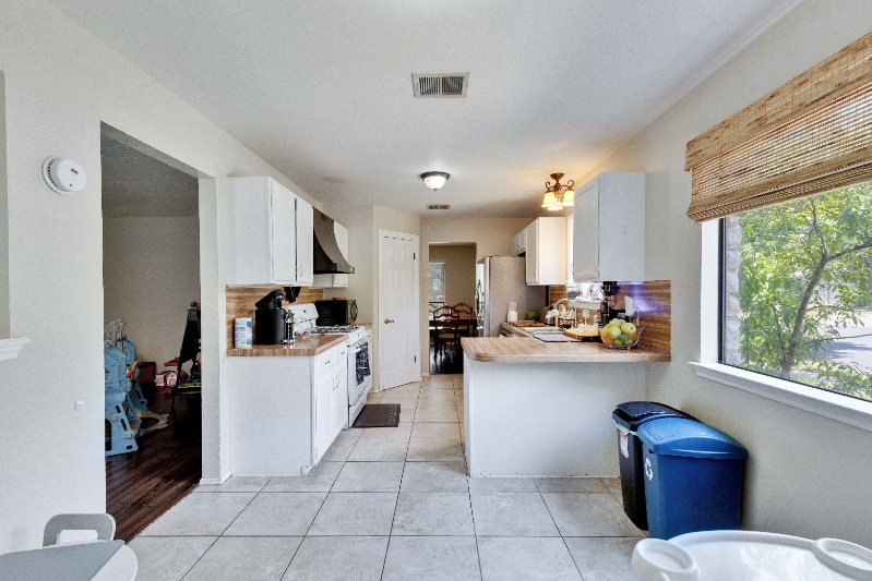 Building Photo - 7601 Hawkeye Dr