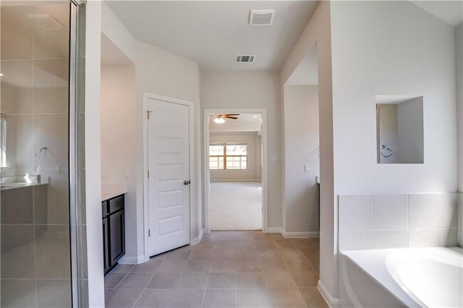 Building Photo - 2425 Choctaw Pl