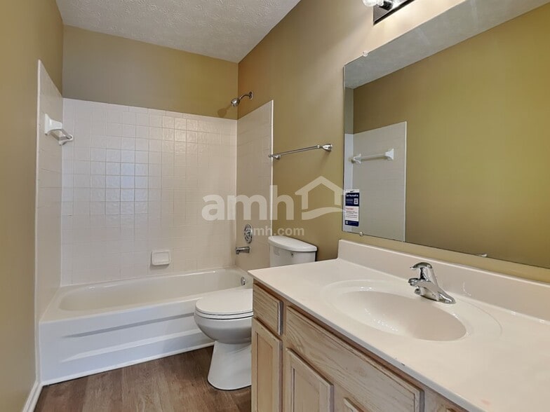 Building Photo - 684 Linden Creek