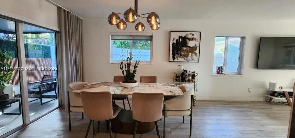 Building Photo - 1828 NW 4th St