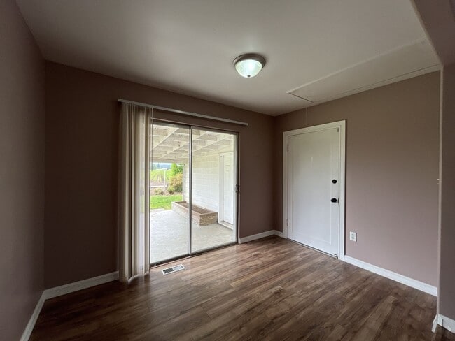 Building Photo - Comfortable Country Retreat on Verboort Road with .22-Acre Lot with Garage and Covered Parking