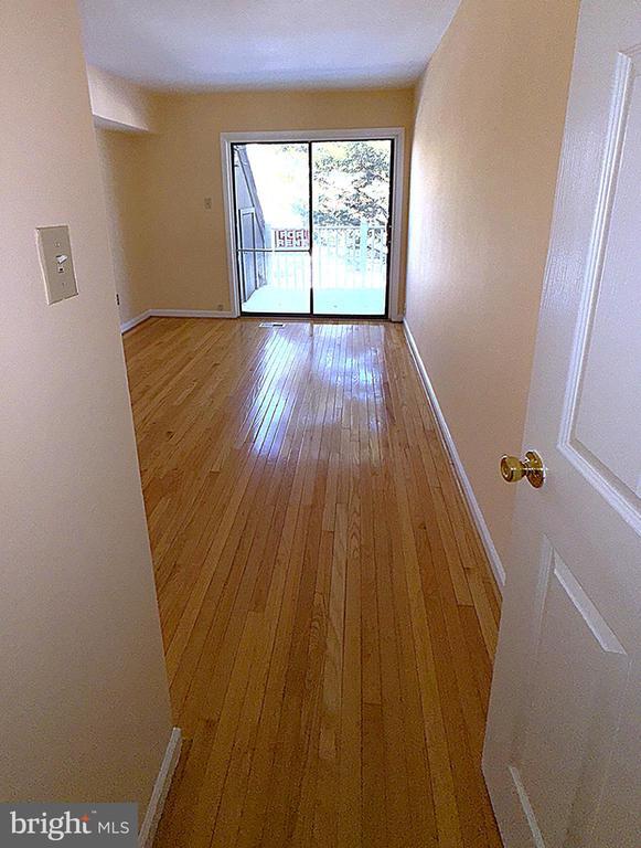 Building Photo - 3921 Woodhue Pl