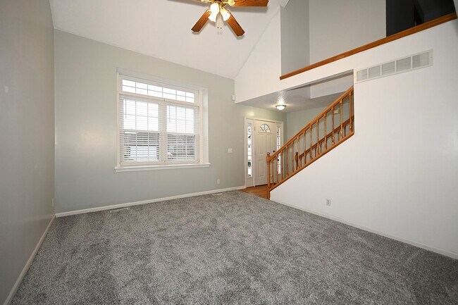Building Photo - 4 Bedroom,2.5 Bath with 2-car garage Platt...