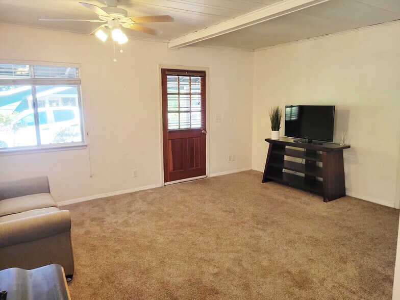 Building Photo - 5455 Bolsa Rd