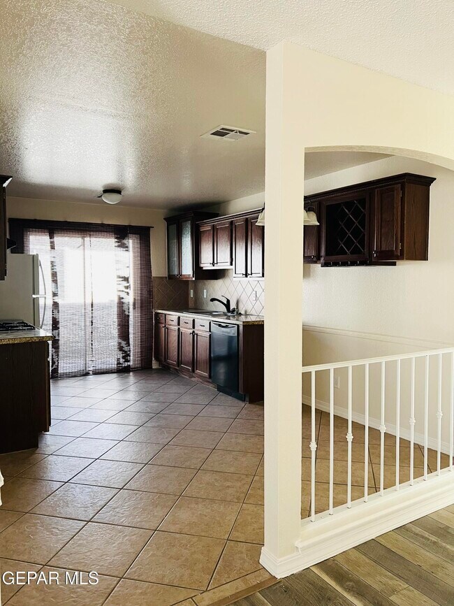 Building Photo - 14424 Jacinto Ramos Ave