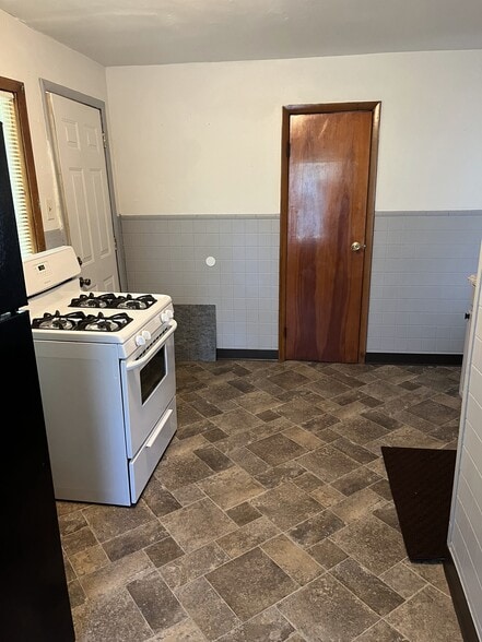 Building Photo - 409 Ross St