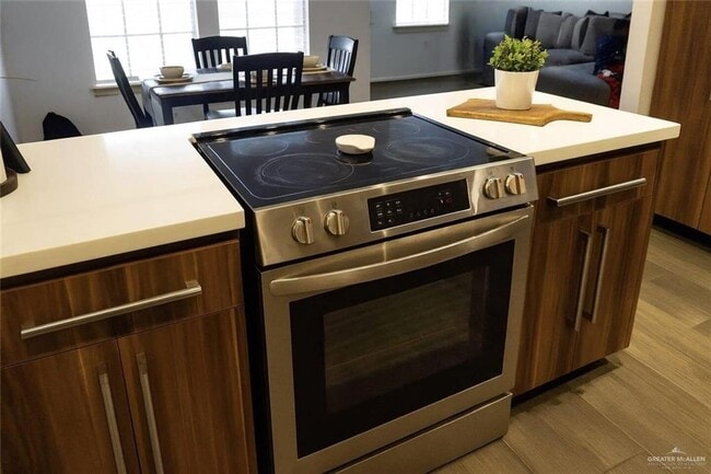 Building Photo - 17 Highland Park Ave