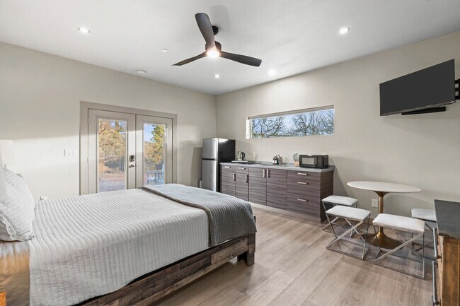 Building Photo - 60 Moondance Ln