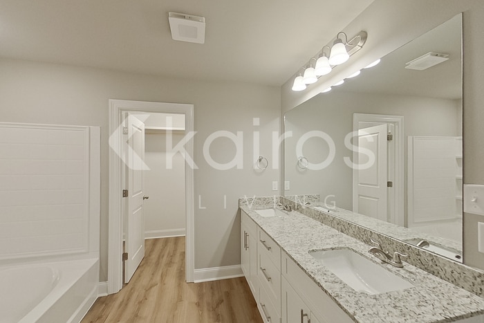 Building Photo - 13796 Pinyon Dr