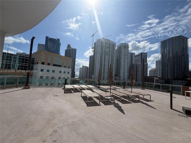Building Photo - 350 S Miami Ave