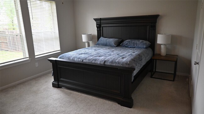 Building Photo - 127 Winged Elm Ct