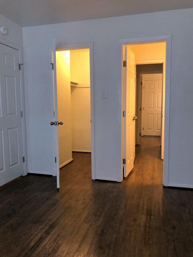 Building Photo - 3601EL