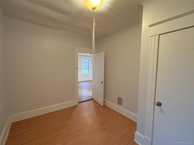 Building Photo - 85 N Hamilton St