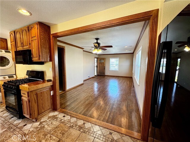 Building Photo - 14414 Studebaker Rd