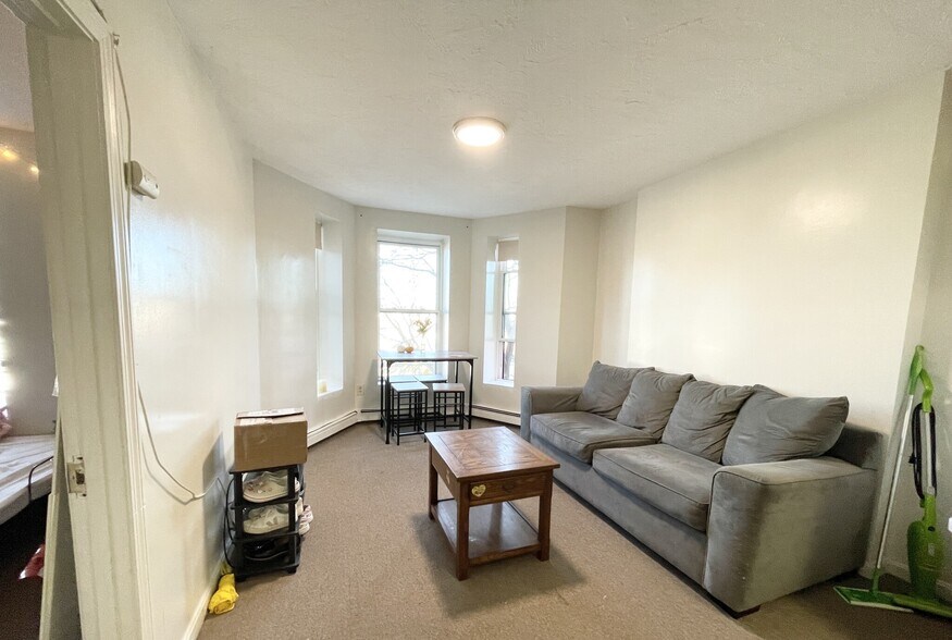 Building Photo - 90 Hammond St