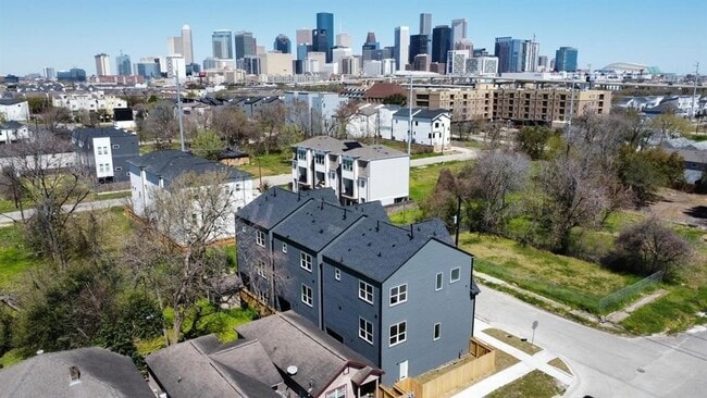 Building Photo - 2620 McIlhenny St