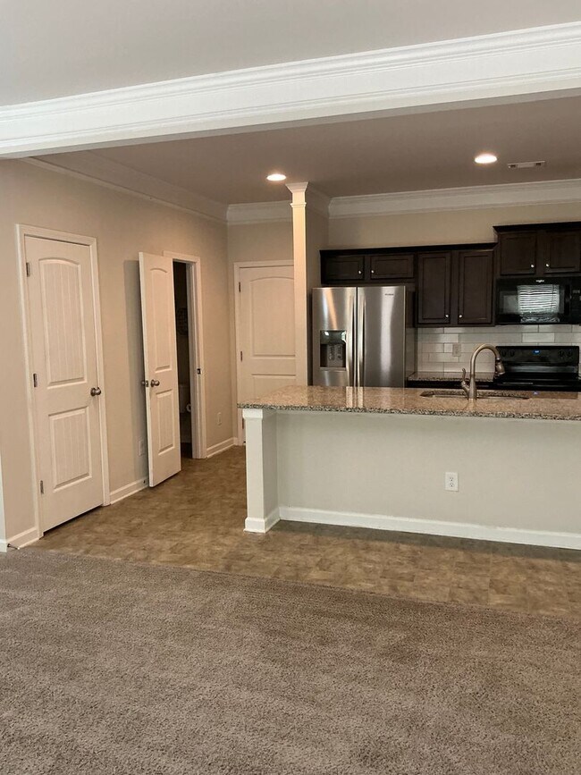 Building Photo - 3-bedroom, 2.5-bathroom single-family home