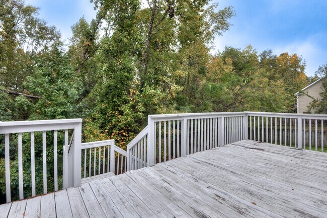 Building Photo - 2037 Dundee Way