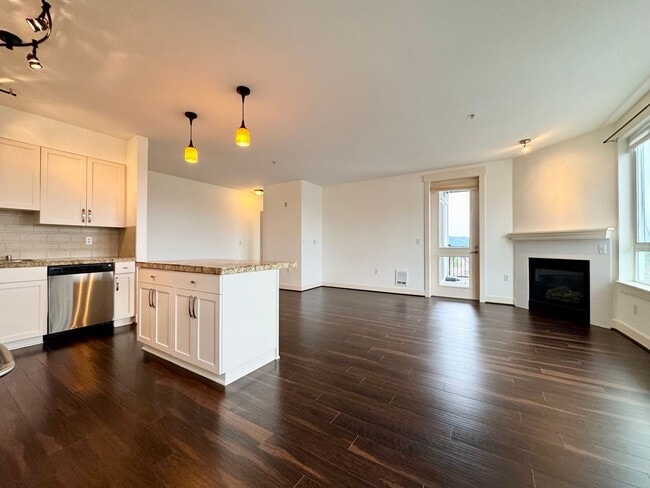 Building Photo - Starpoint Condominiums ~ Issaquah Highlands