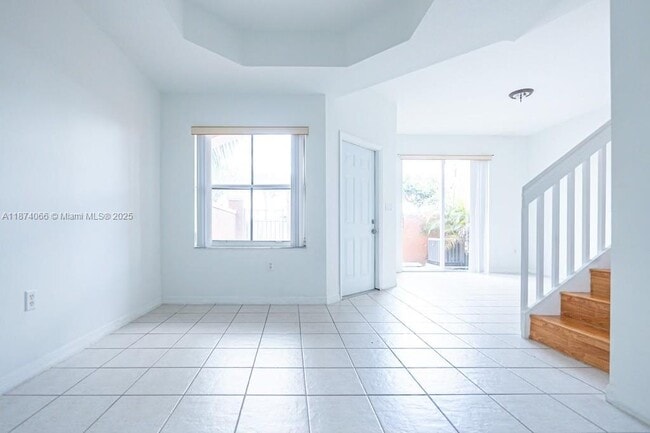 Building Photo - 784 SW 106th Ave