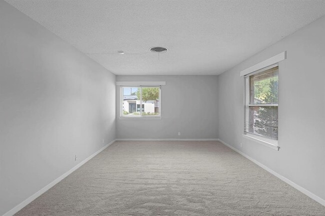 Building Photo - 3100 Whiteway Dr