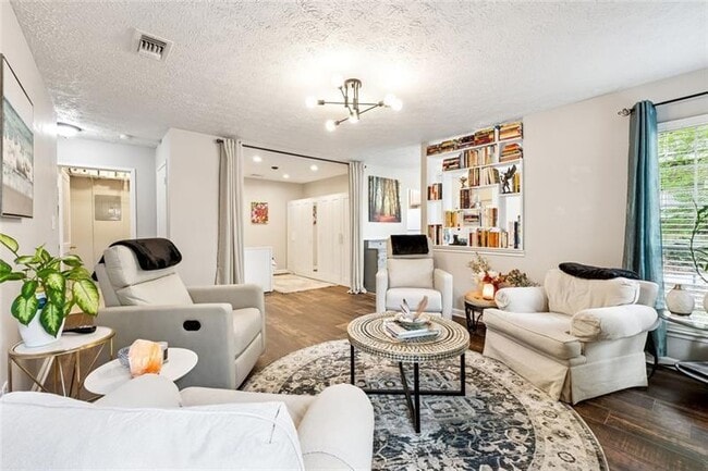 Building Photo - 6808 Glenridge Dr