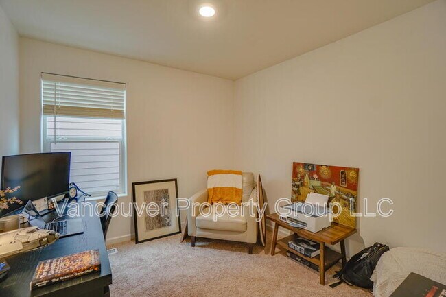 Building Photo - 7120 NE 153rd Pl