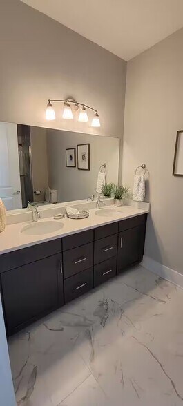 Building Photo - 1208 Commerce St