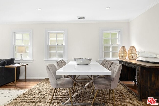 Building Photo - 639 Westbourne Dr