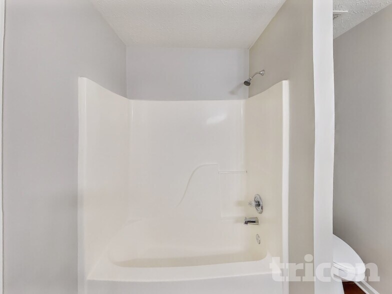 Building Photo - 1535 Ballater Dr