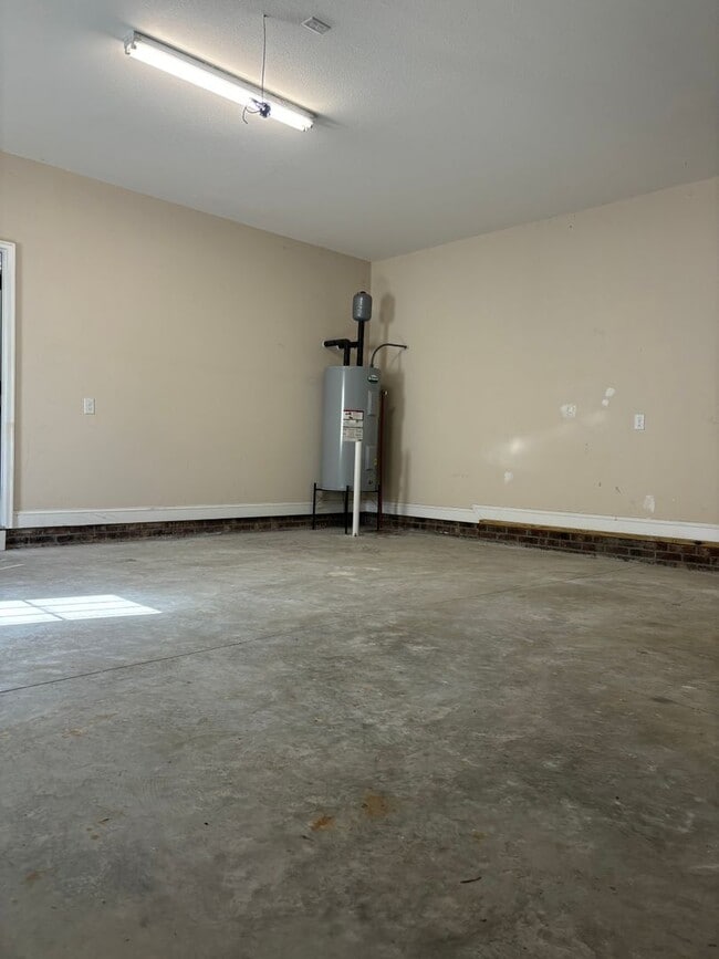 Building Photo - Sensational on Sundown